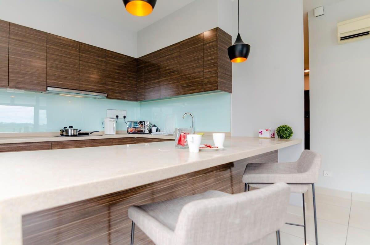 Lux 3Br Suite Puteri Harbour Near Legoland & Hello Kitty Nusajaya  Exterior photo