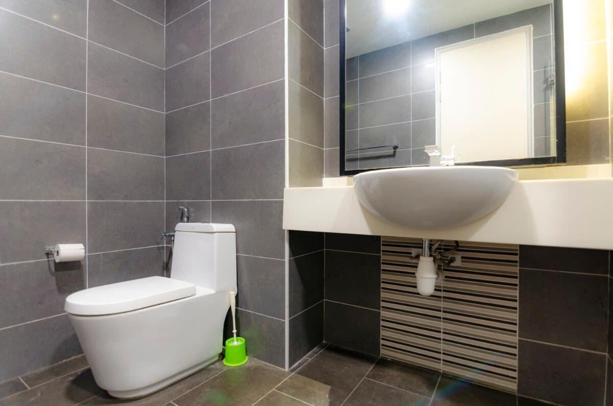 Lux 3Br Suite Puteri Harbour Near Legoland & Hello Kitty Nusajaya  Exterior photo